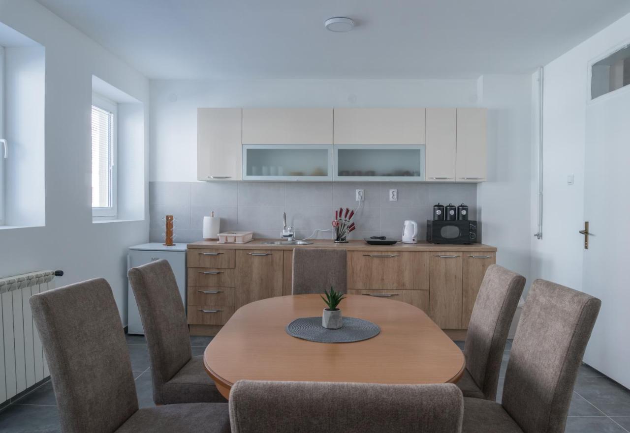 Gerardus Apartmani Vrsac Esterno foto